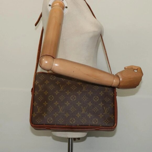 LOUIS VUITTON Monogram Sac Bandouliere Shoulder Bag - Picture 14 of 16